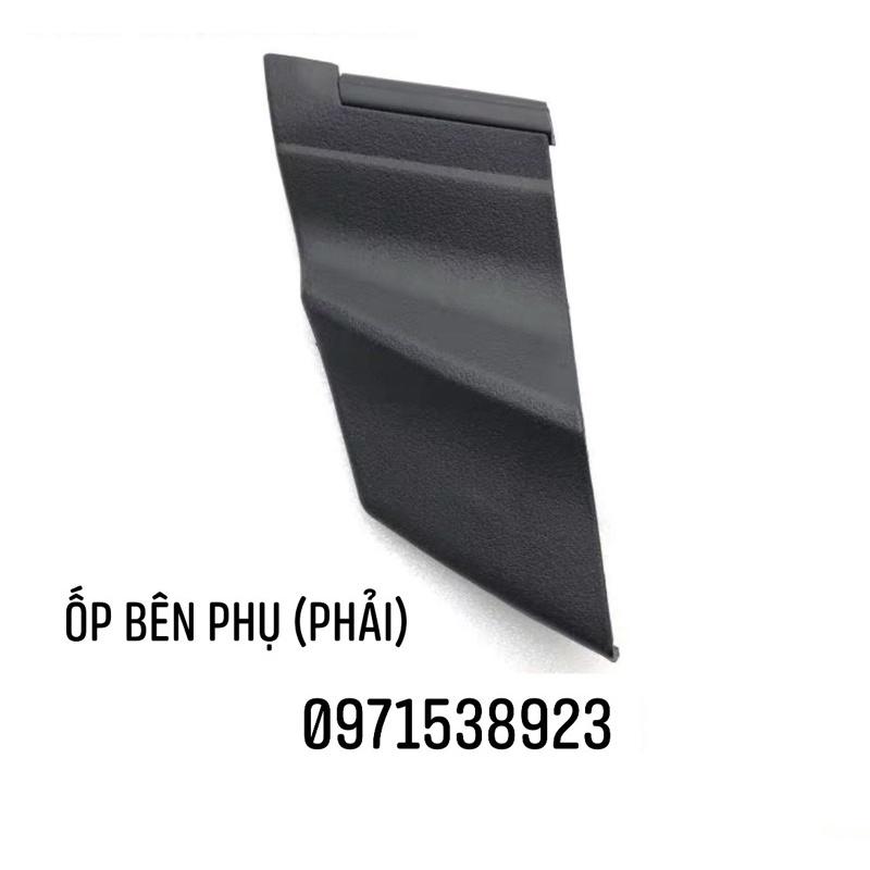 Ốp góc kính
