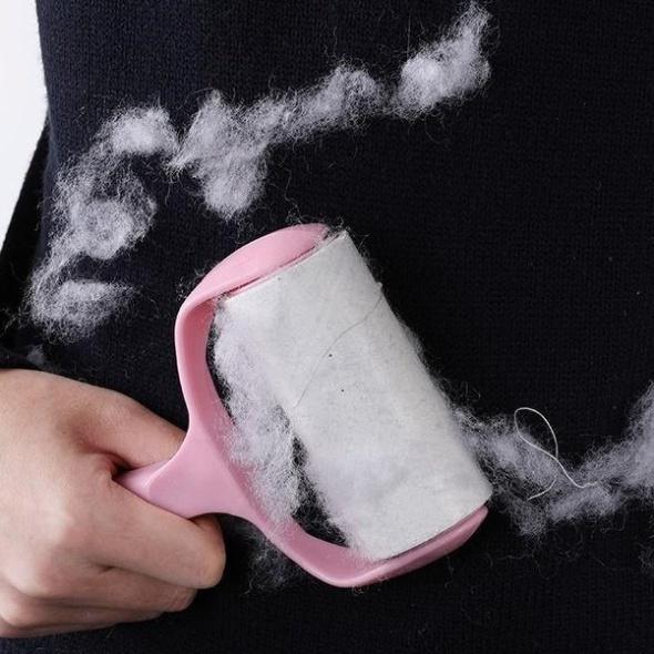 Cây Lăn Bụi Quần Áo Kèm 2 Cuộn Băng Lăn