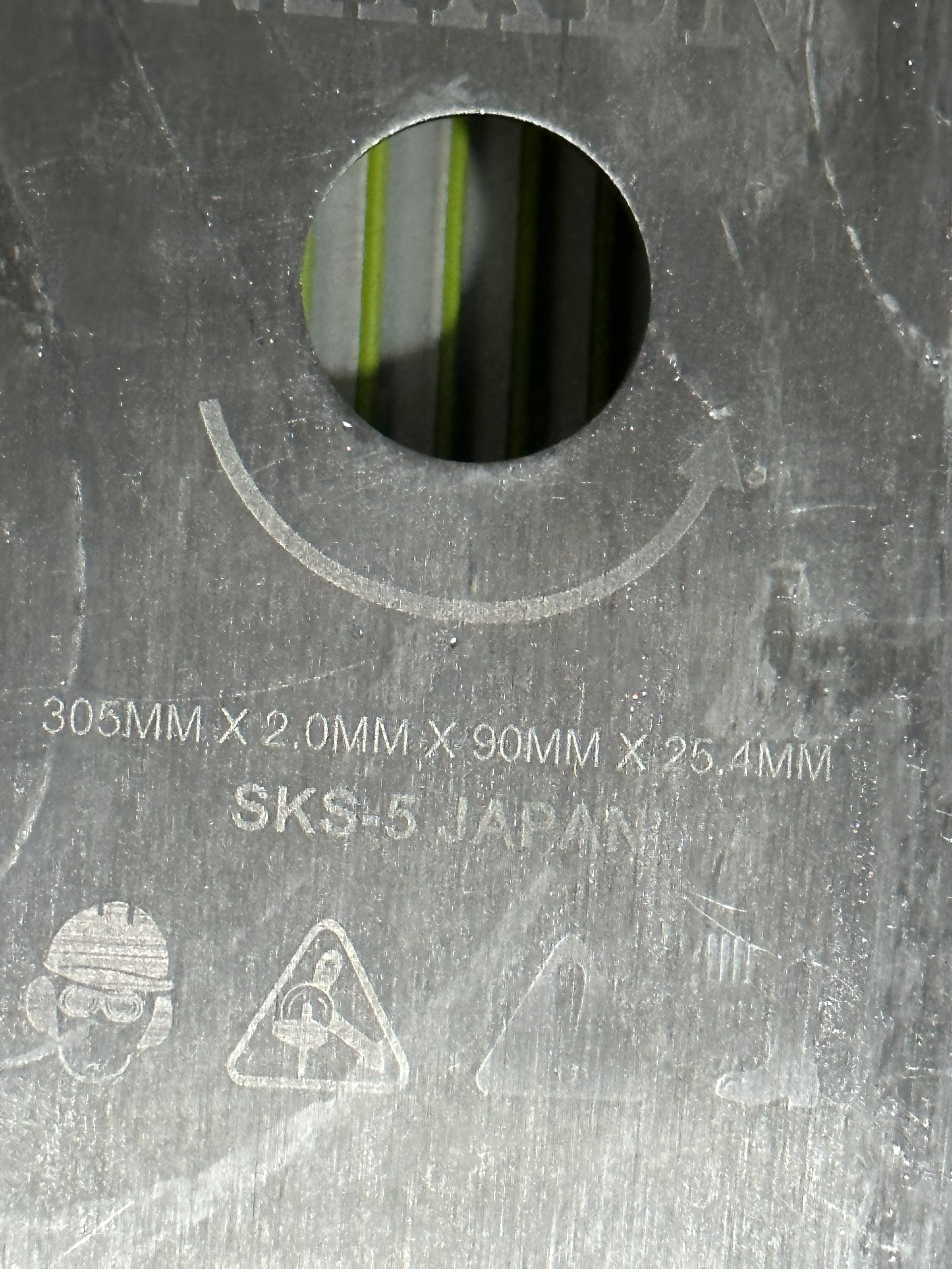 DAO CẮT CỎ XÉO. 305MM X 2MM X 90MM.