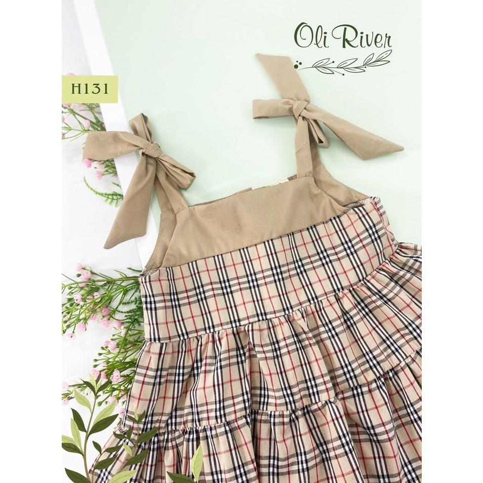 ĐẦM BÉ GÁI HAI DÂY DÁNG XÒE THẮT NƠ VAI XINH XẮN