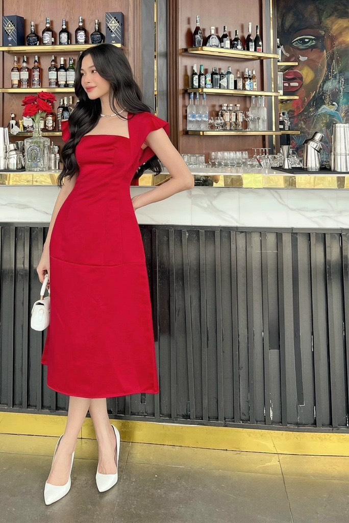 ĐẦM MIDI CỔ VUÔNG CÁNH DƠI KHOÉT LƯNG  14362