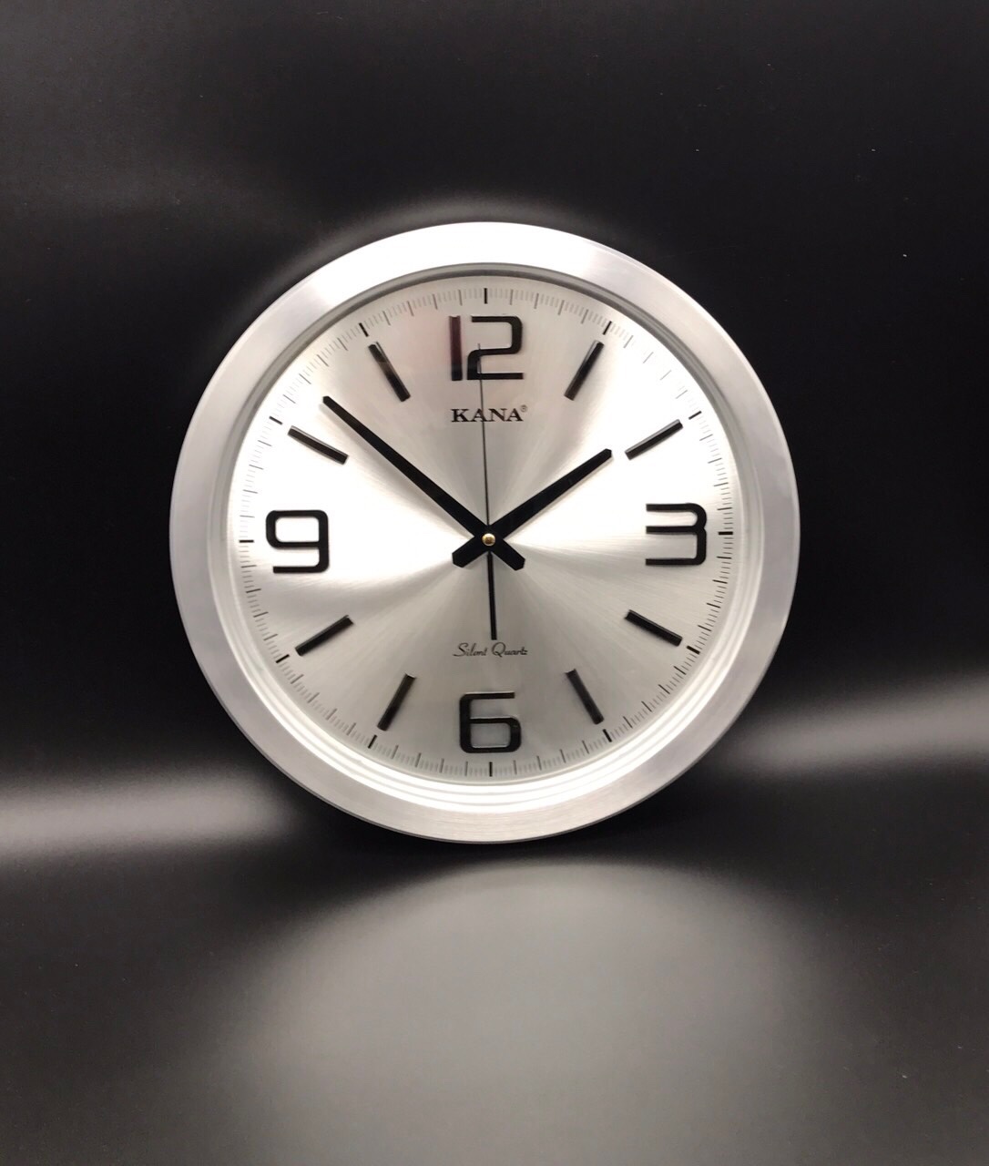Đồng hồ treo tường vỏ nhôm cao cấp KN-45W (38cm)