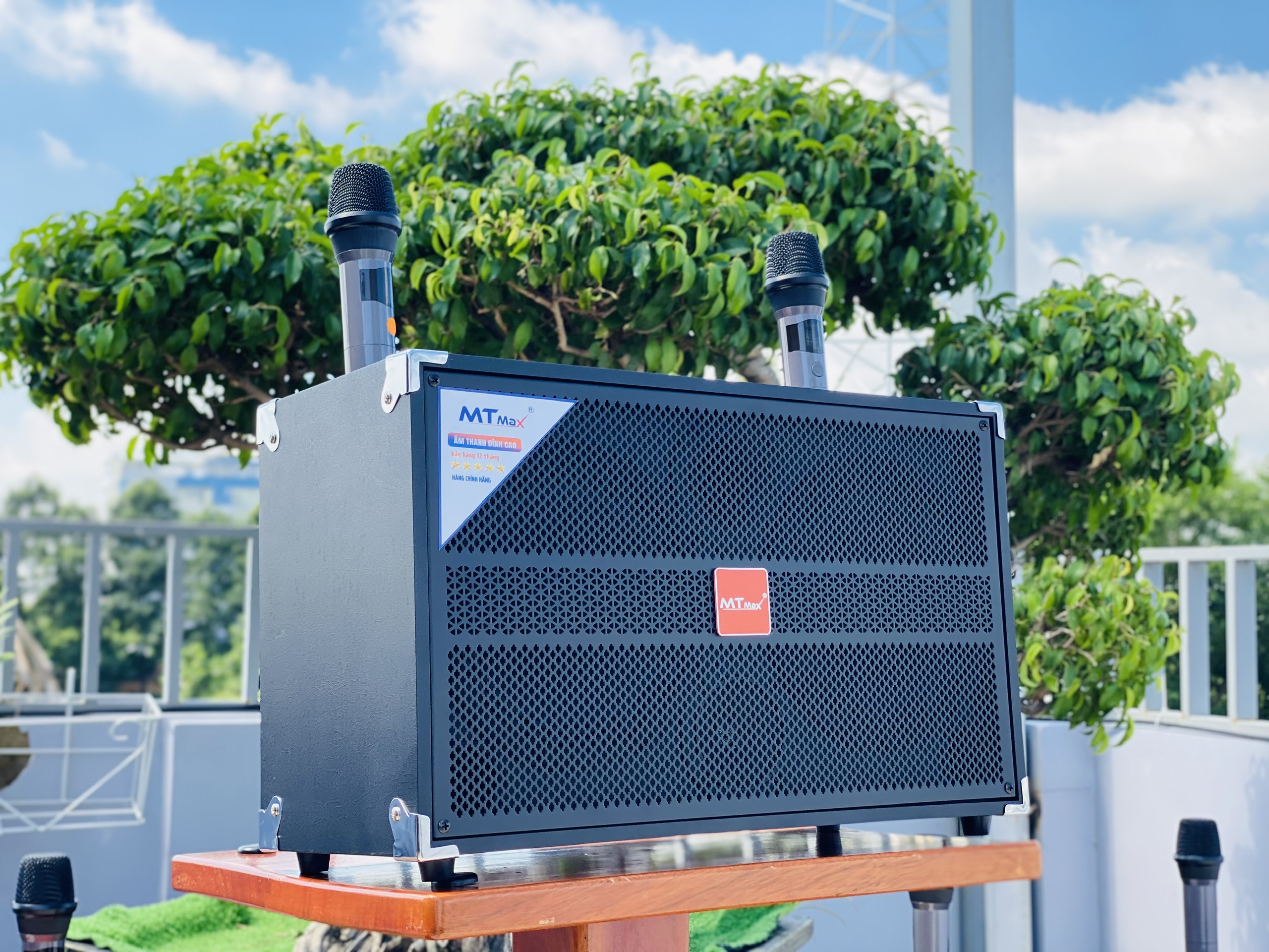 Loa Xách Tay Full Gỗ Cao Cấp MTMAX B92Pro, Công Suất 250W, Hệ Thống 2 Bass Đôi 20, 1 Trung, 1 Treble Cho Âm Thanh Mạnh Mẽ, Căng, 11 Nút Điều Chỉnh Chuyên Nghiệp, Thoải Mái Karaoke, Phòng Trà, Quán Bar, Hàng Chính Hãng