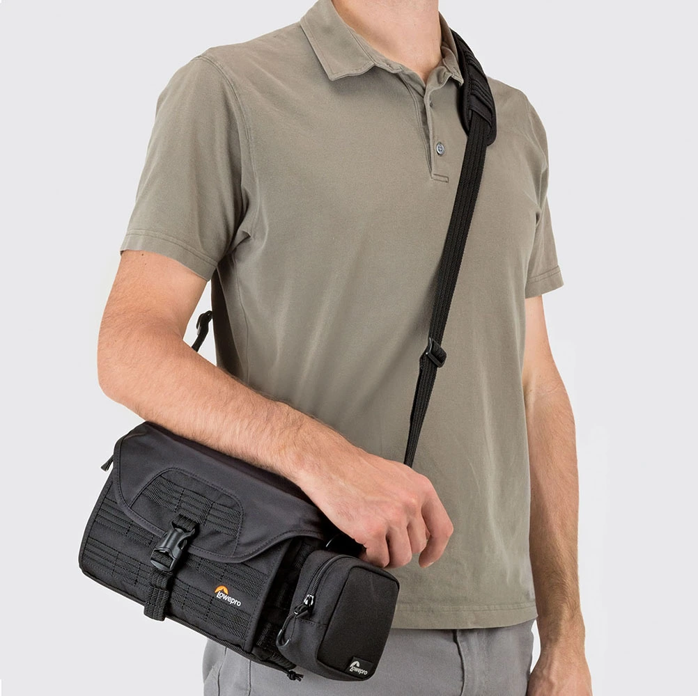 Túi máy ảnh hiệu Lowepro - ProTactic SH 120 AW (màu đen) - LP36923-PWW - Hàng chính hãng