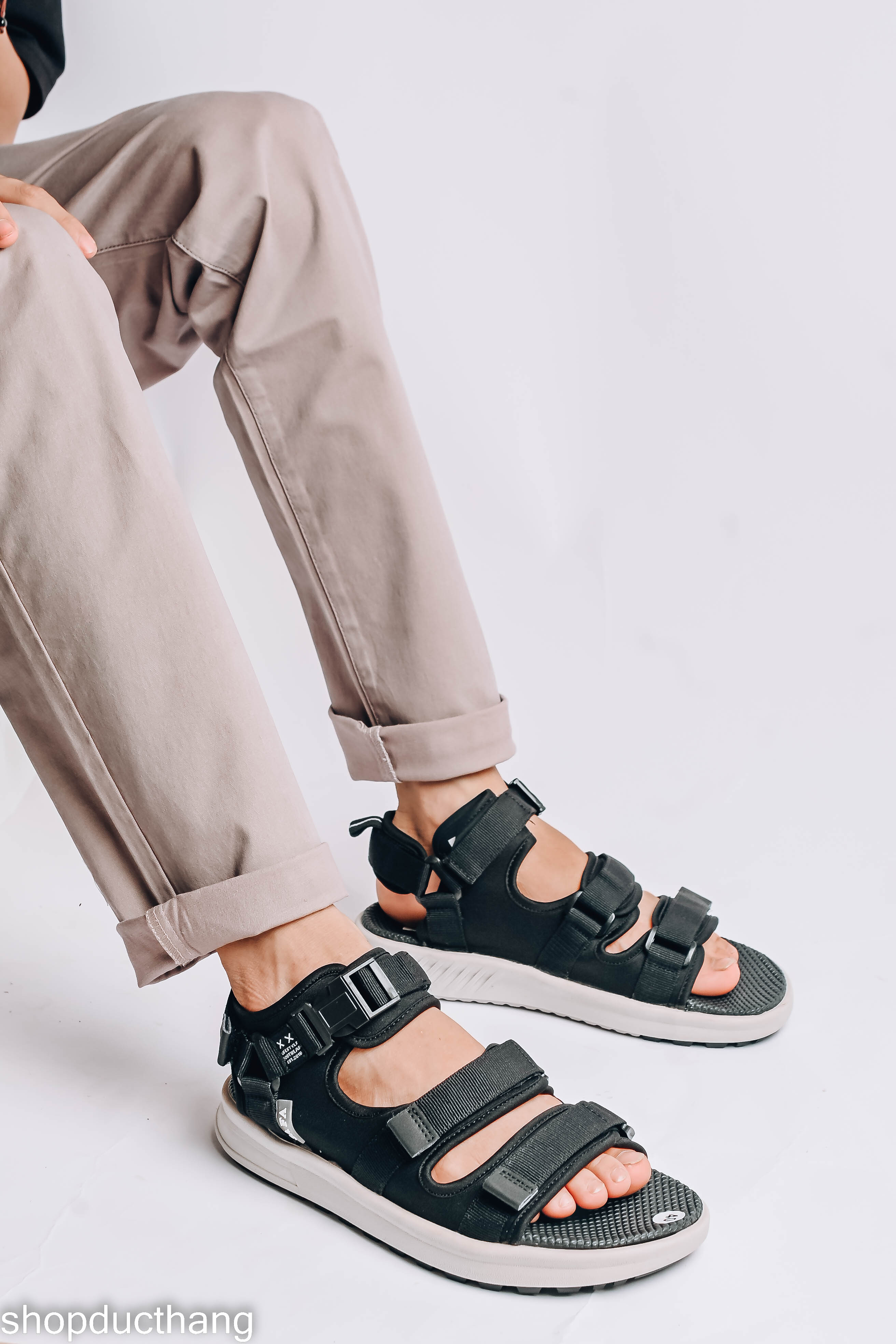 Sandal nam quai dù thời trang
