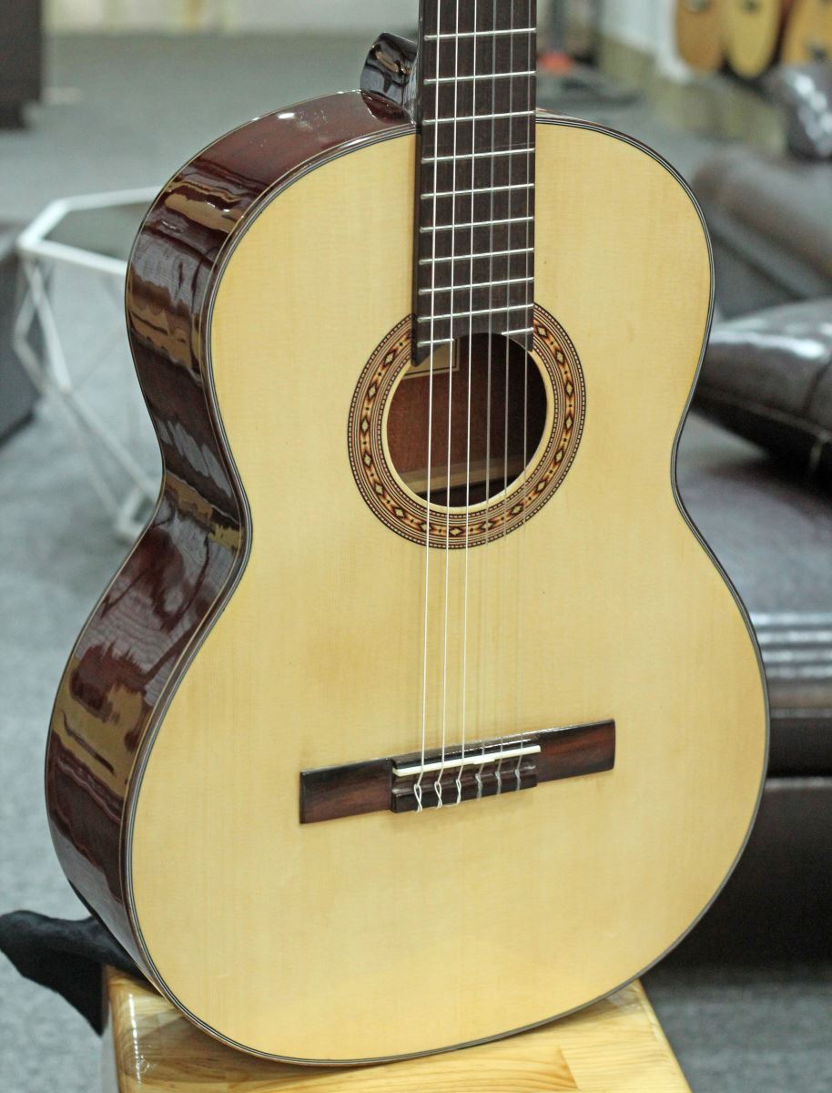 Đàn Guitar Classic Việt Nam C150 (Full solid)