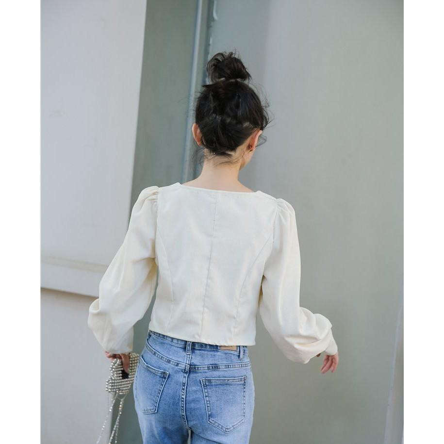Áo croptop nữ dài tay cổ vuông có chiết ly ngực sang chảnh