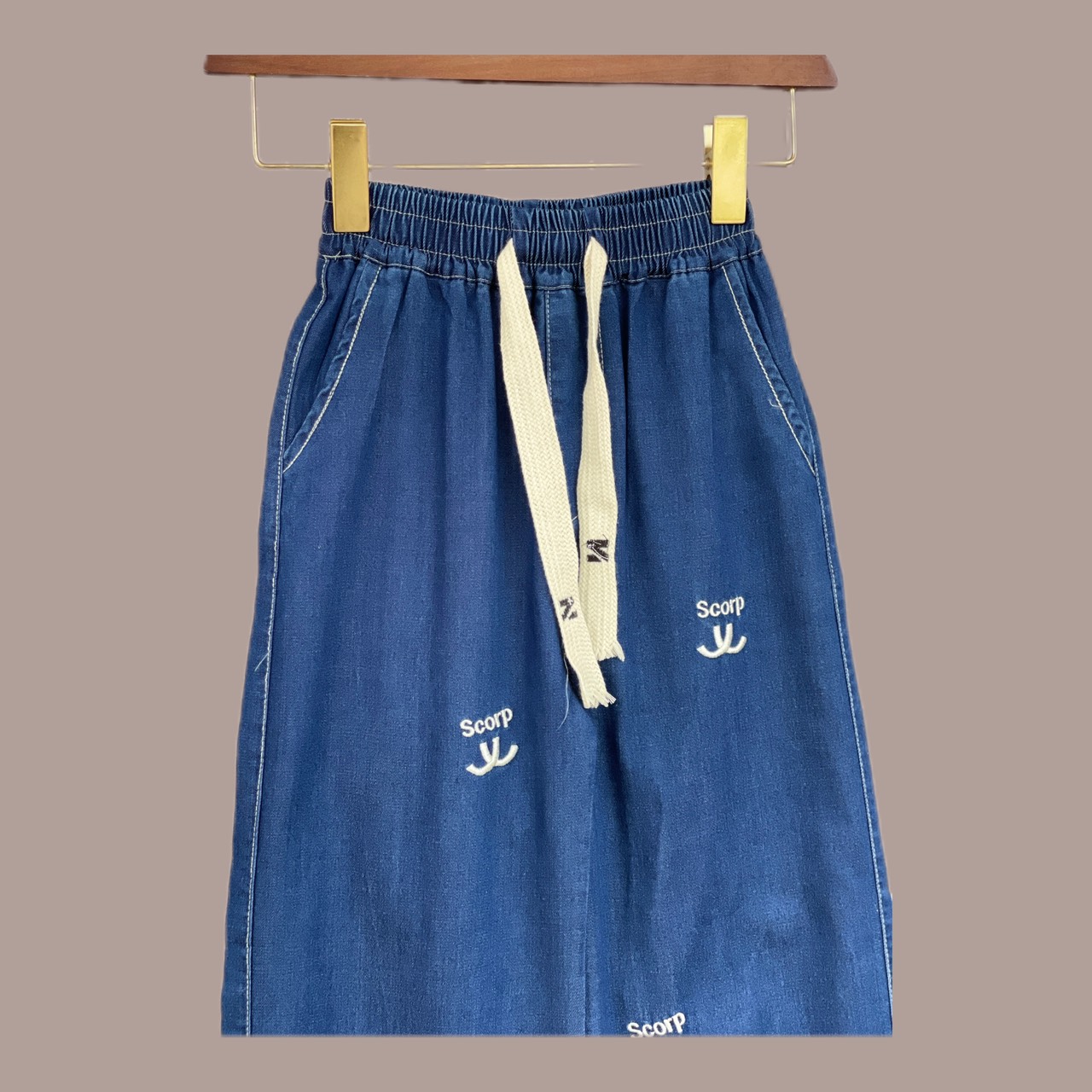 Quần bò giấy cho bé gái ồng sớ size đại 9-18 tuổi thêu chữ Scorp vải mỏng mềm mại thời trang mặc được cả 4 mùa