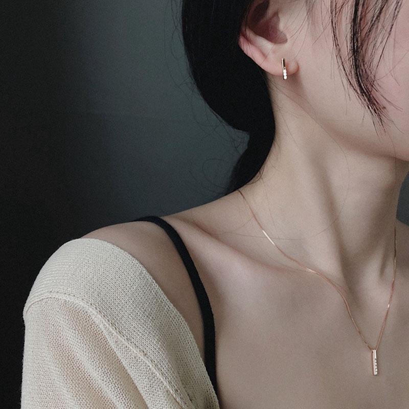 Dây chuyền nữ ATJ9905 , hình dọc đính đá phong cách năng động - ANTA Jewelry