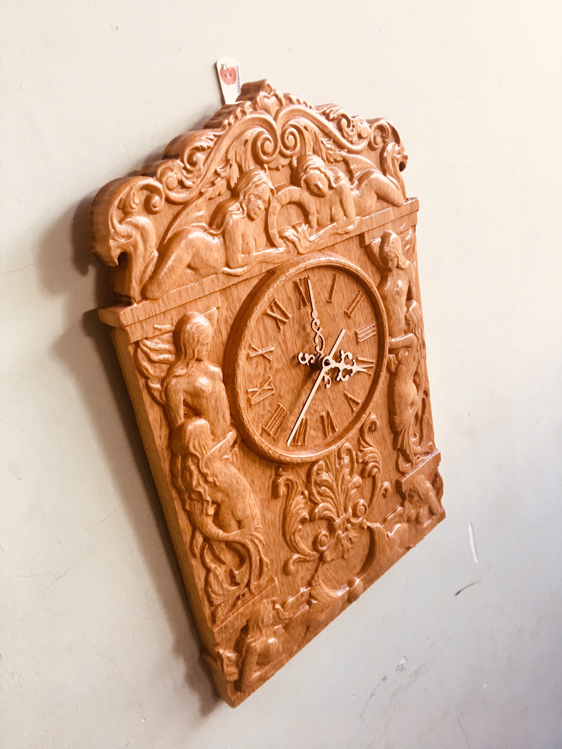 Đồng hồ Gỗ pơ mu - Hình 8 nàng tiền cá - Sang trọng - quý phái !