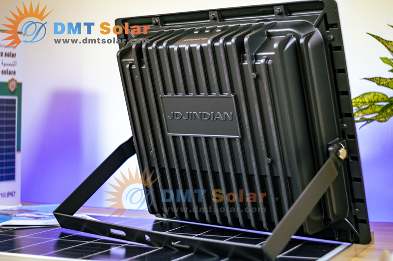 Đèn pha năng lượng mặt trời 500W JD-8500L - Chính hãng
