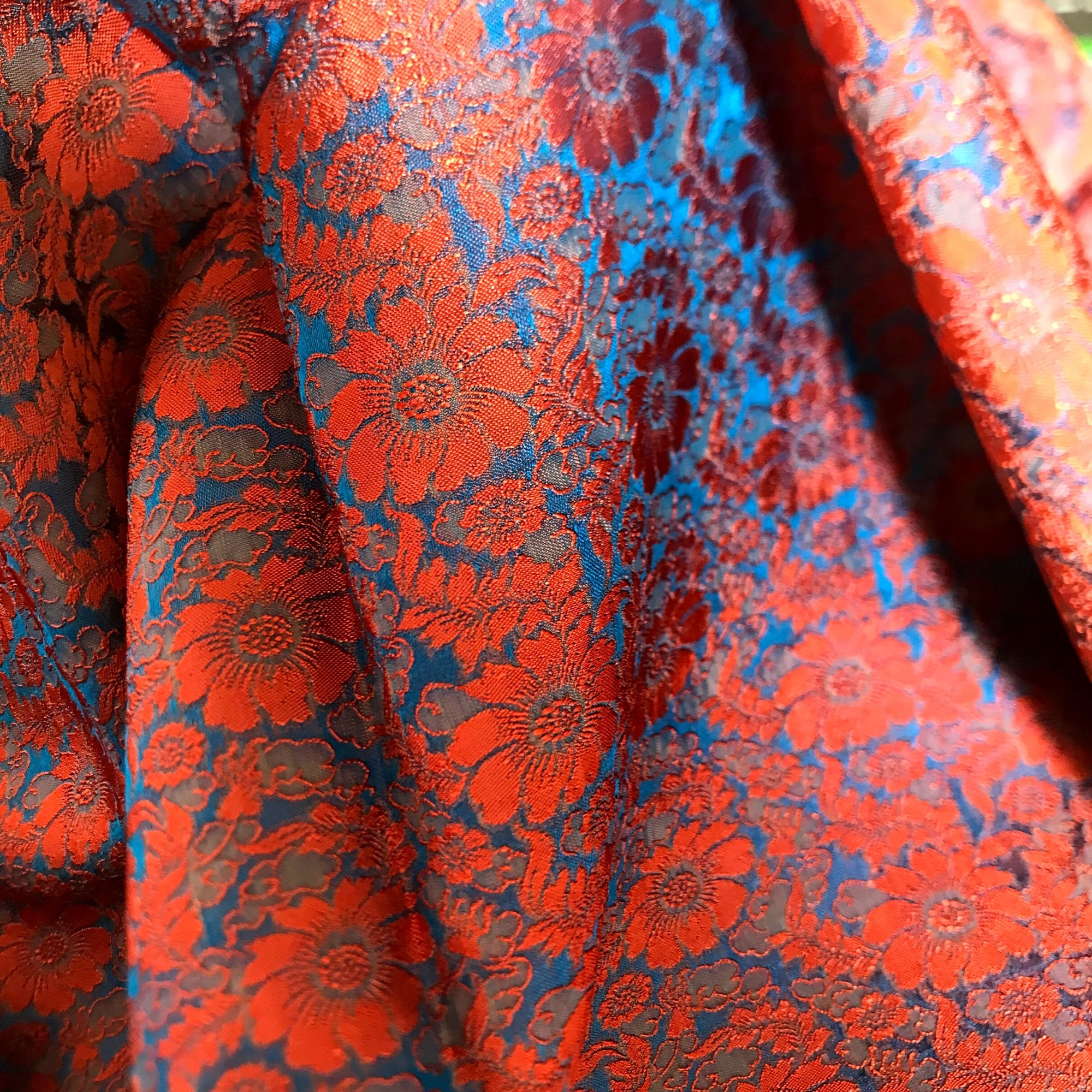 Vải Lụa Tơ Tằm hoa văn cúc màu đỏ cam may áo dài, mềm#mượt#mịn, dệt thủ công, khổ vải 90cm