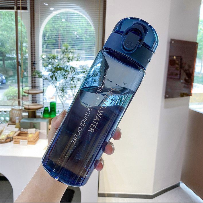 Bình nước nhựa dạng thể thao 780 ml màu ngẫu nhiên