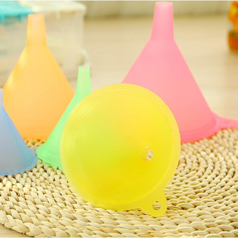 5 PCS Funnel Small Medium Large Variety Liquid Colorful Plastic Oil Funnel Liquid Dispenser Set Large Variety Kit Kitchen Tools