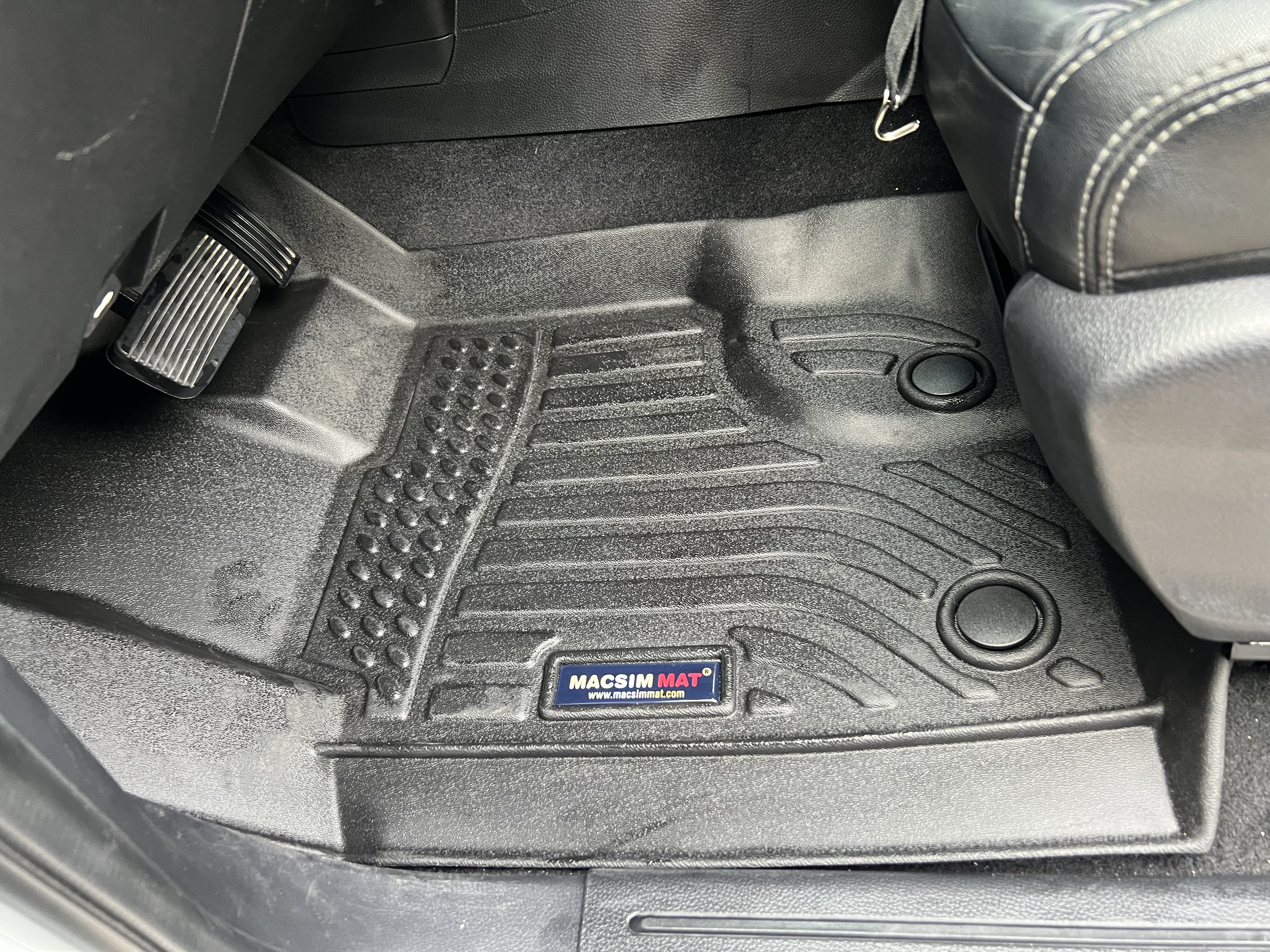 Thảm lót sàn xe ô tô Ford Ranger 2016-2021 Nhãn hiệu Macsim chất liệu nhựa TPE cao cấp màu đen