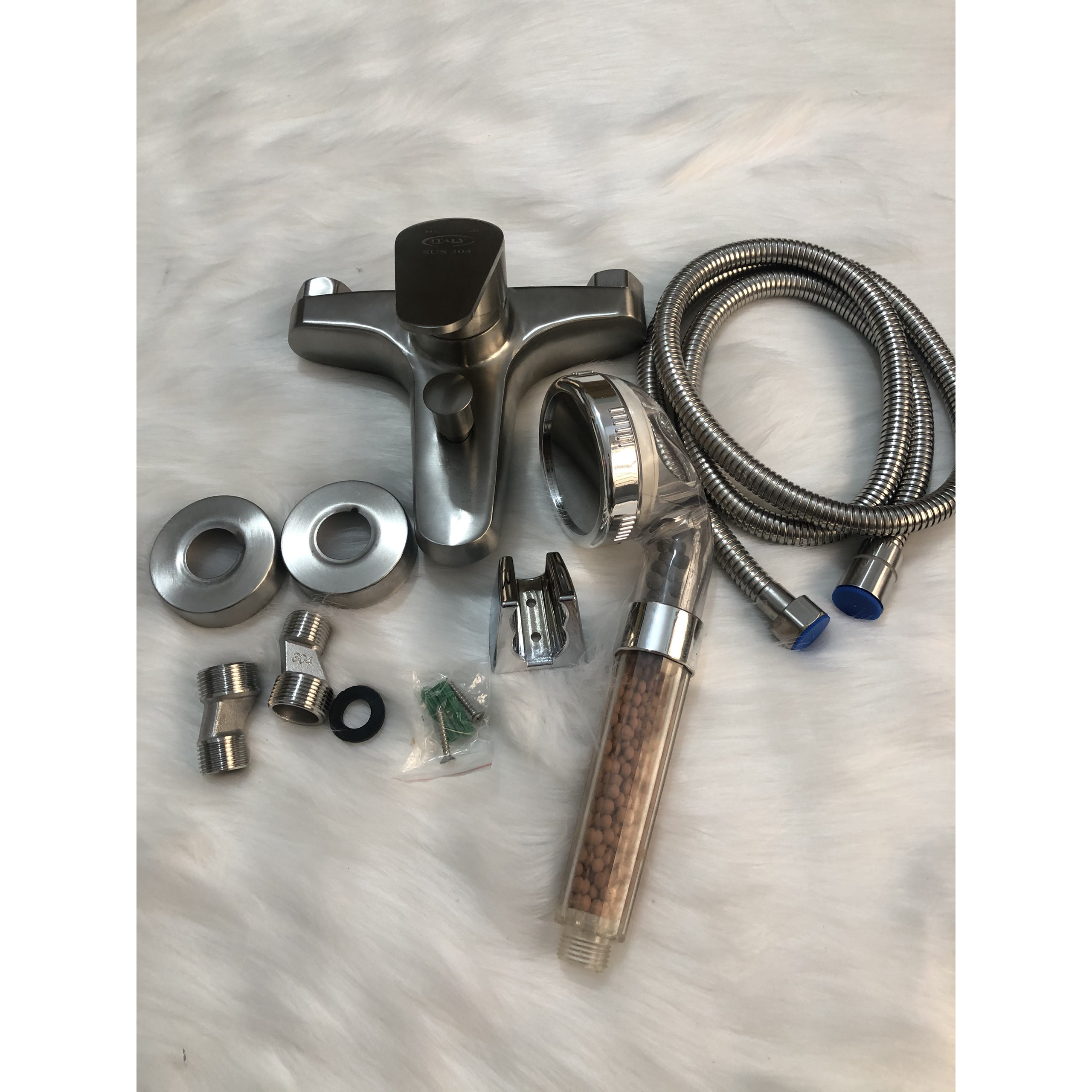 Bộ tay sen tắm nóng lạnh inox 304, tay hạt lọc, thiết kế thông minh và hiện đại
