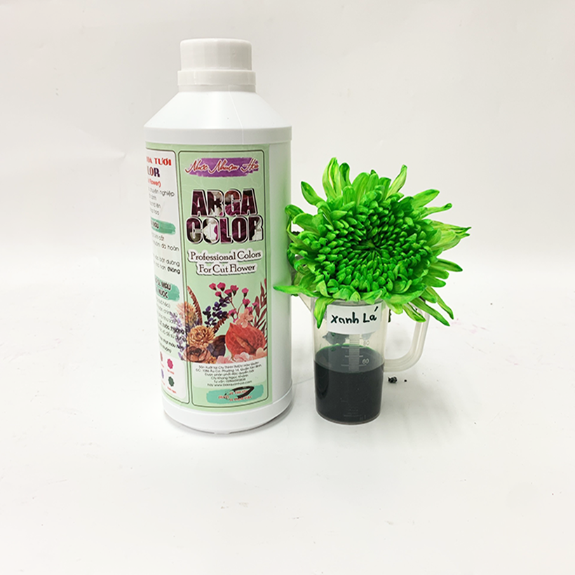 Nước Màu Nhuộm Hoa Tươi giúp đổi màu hoa cắt cành Chai 1 lít nhuộm được 250 cành bông, màu lên nhanh, đẹp và bền màu.