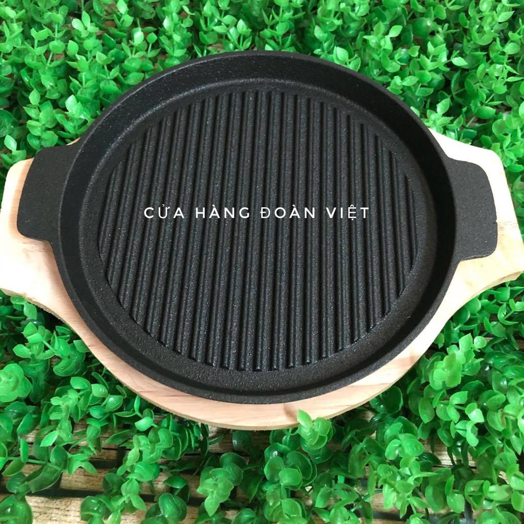 Chảo Gang chống dính nướng BBQ, Làm Bò Bít Tết, Bánh Mì Chảo- Nặng 1400g , kèm đế gỗ cao cấp sang trọng