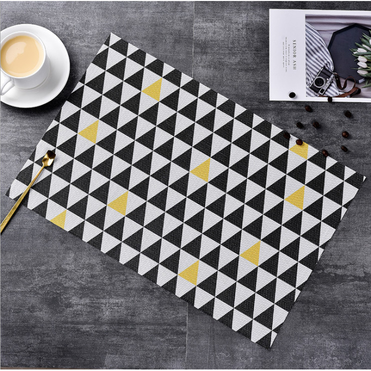 Trải bàn ăn PLACEMAT TRIANGLE BLACK&GOLD