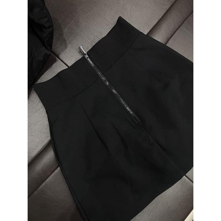 CHÂN VÁY ĐEN A KHÓA NỔI