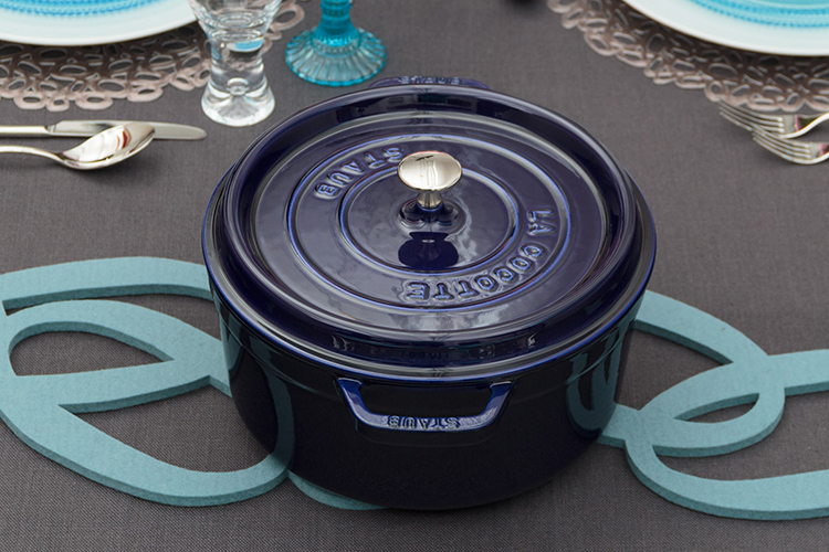 Nồi gang tròn Staub Xanh đen 22cm