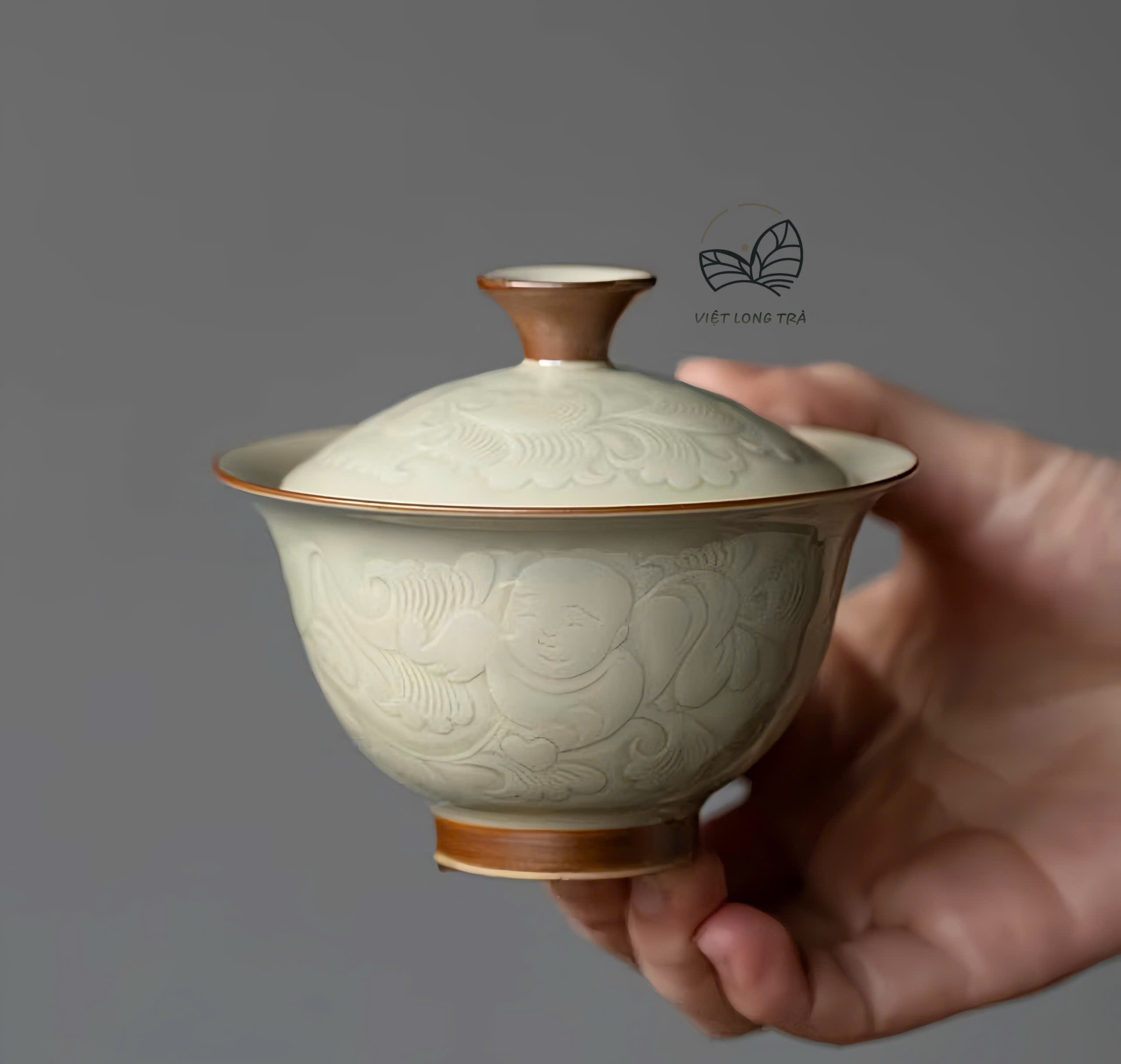 CHÉN KHẢI SỨ HỌA TIẾT ĐẮP NỔI HOA MẪU ĐƠN - DUNG TÍCH 130ML - GAIWAN