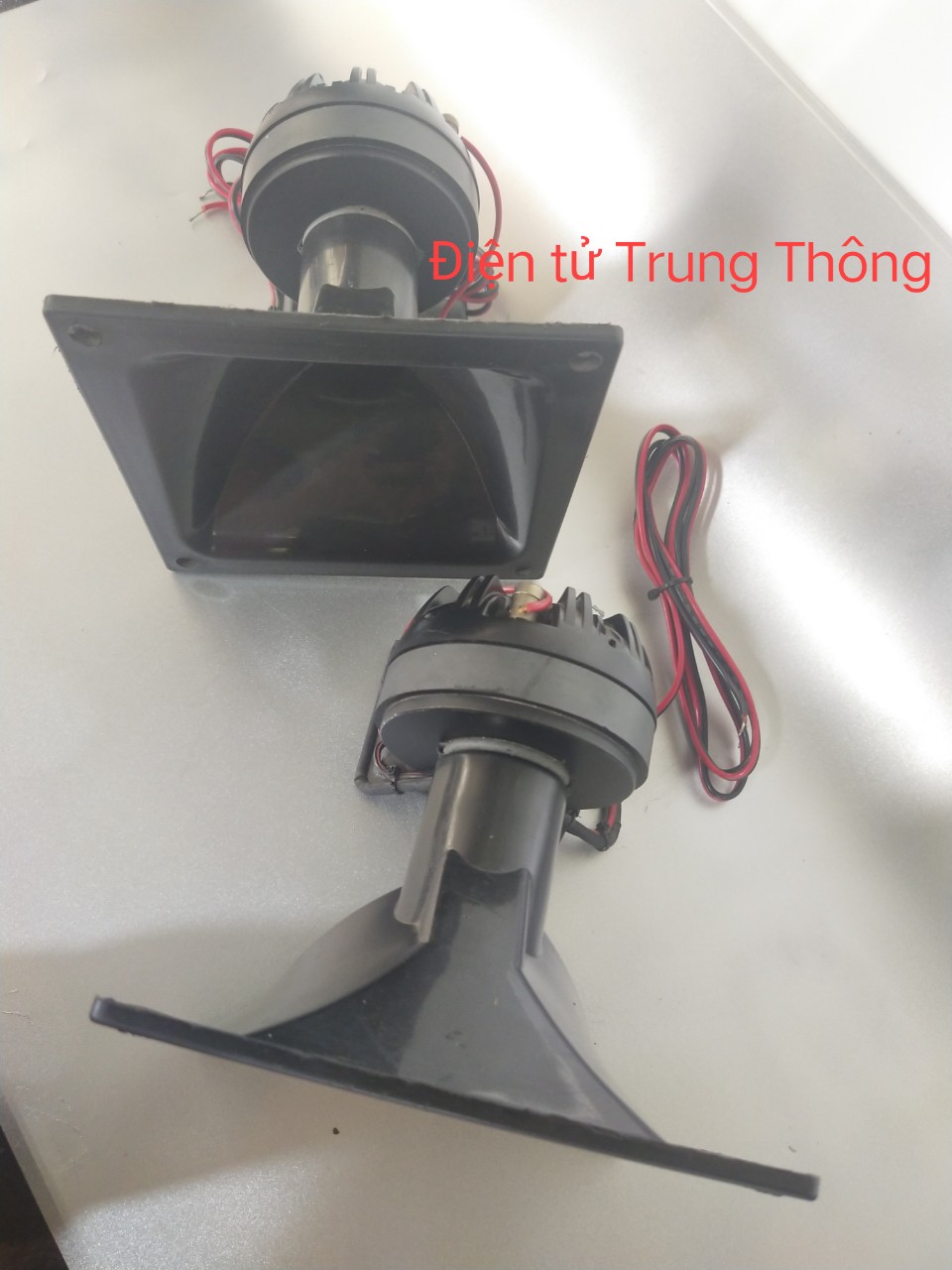 TRÉP KÈN HỌNG VUÔNG 15x15 - ẢNH CHỤP THẬT