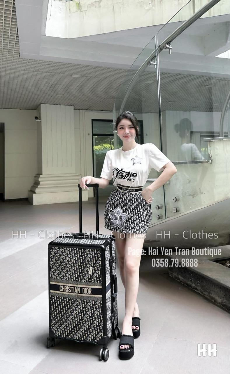SET ĐI CHƠI, SET 2 MÓN ÁO THUN ĐÍNH ĐÁ PHỤ KIỆN PHỐI CHÂN VÁY CỰC HOT - White