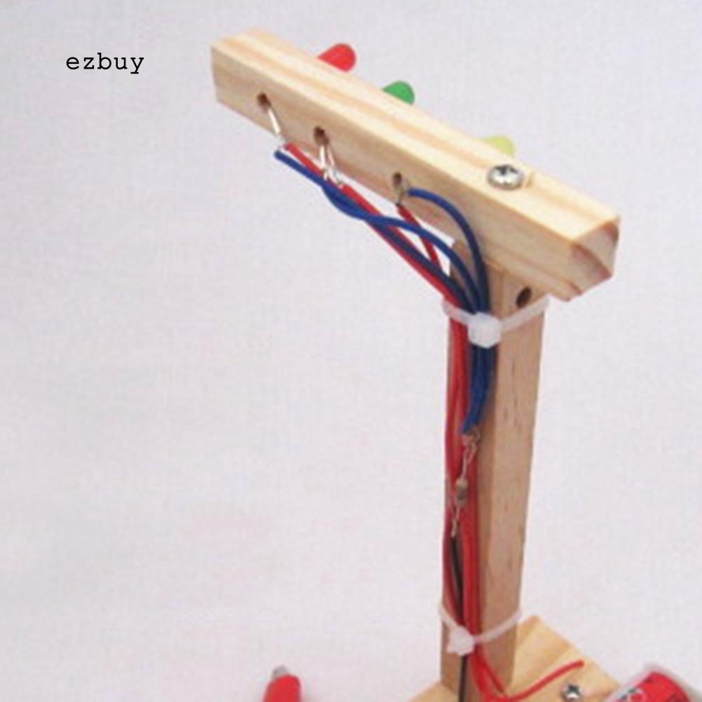 Mô hình đèn giao thông bằng gỗ tự lắp ráp cho bé học khoa học