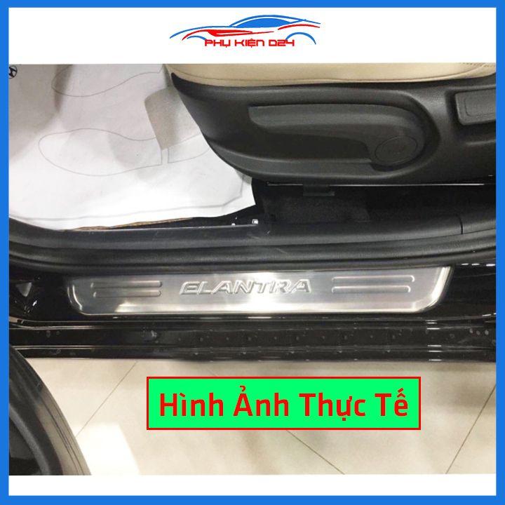 Bộ ốp bậc cửa trong ngoài nẹp bước chân Elantra 2016-2017-2018-2019-2020-2021-2022 Inox chống trầy trang trí xe