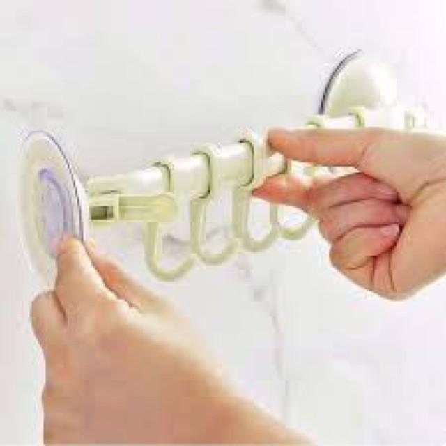 Móc hút chân không kèm 6 móc tiện dụng dùng treo đồ nhà tắm, nhà bếp