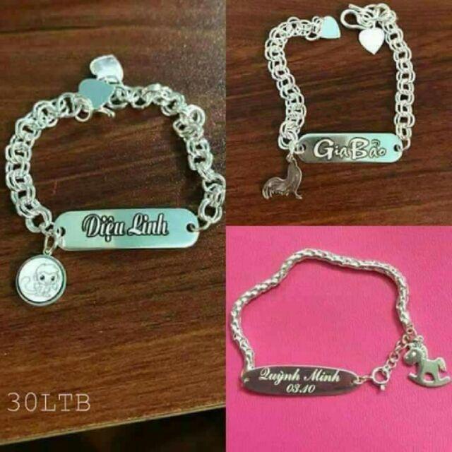 Lắc bạc khắc tên theo yêu cầu.