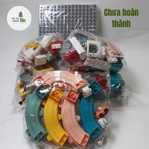 Đồ chơi lắp ráp lâu đài cầu trượt có ô tô siêu đẹp, siêu hấp dẫn với 209 pcs dành cho các bé