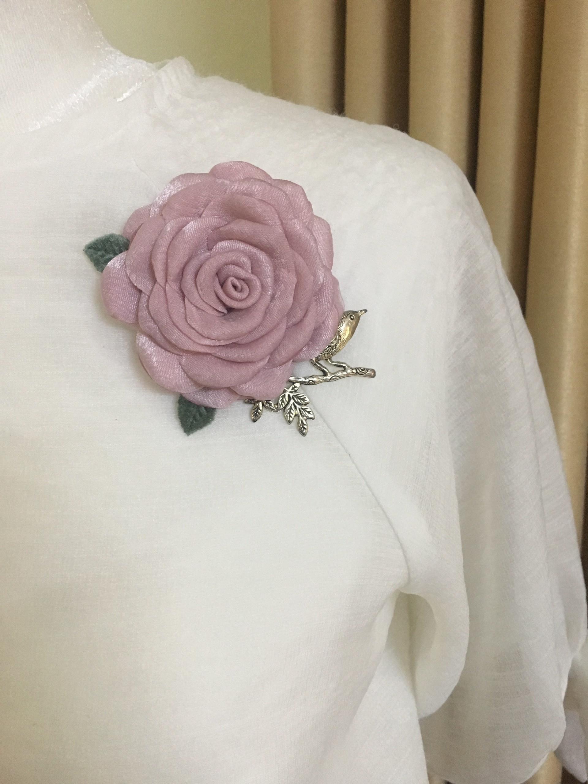 Mua Hoa Cài Áo Handmade Vải Gấm Cành Hồng Nhí - Màu Hồng Tím | Tiki
