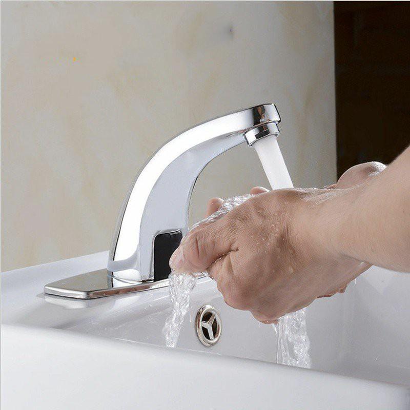 Bộ vòi lavabo cảm ứng tại vòi