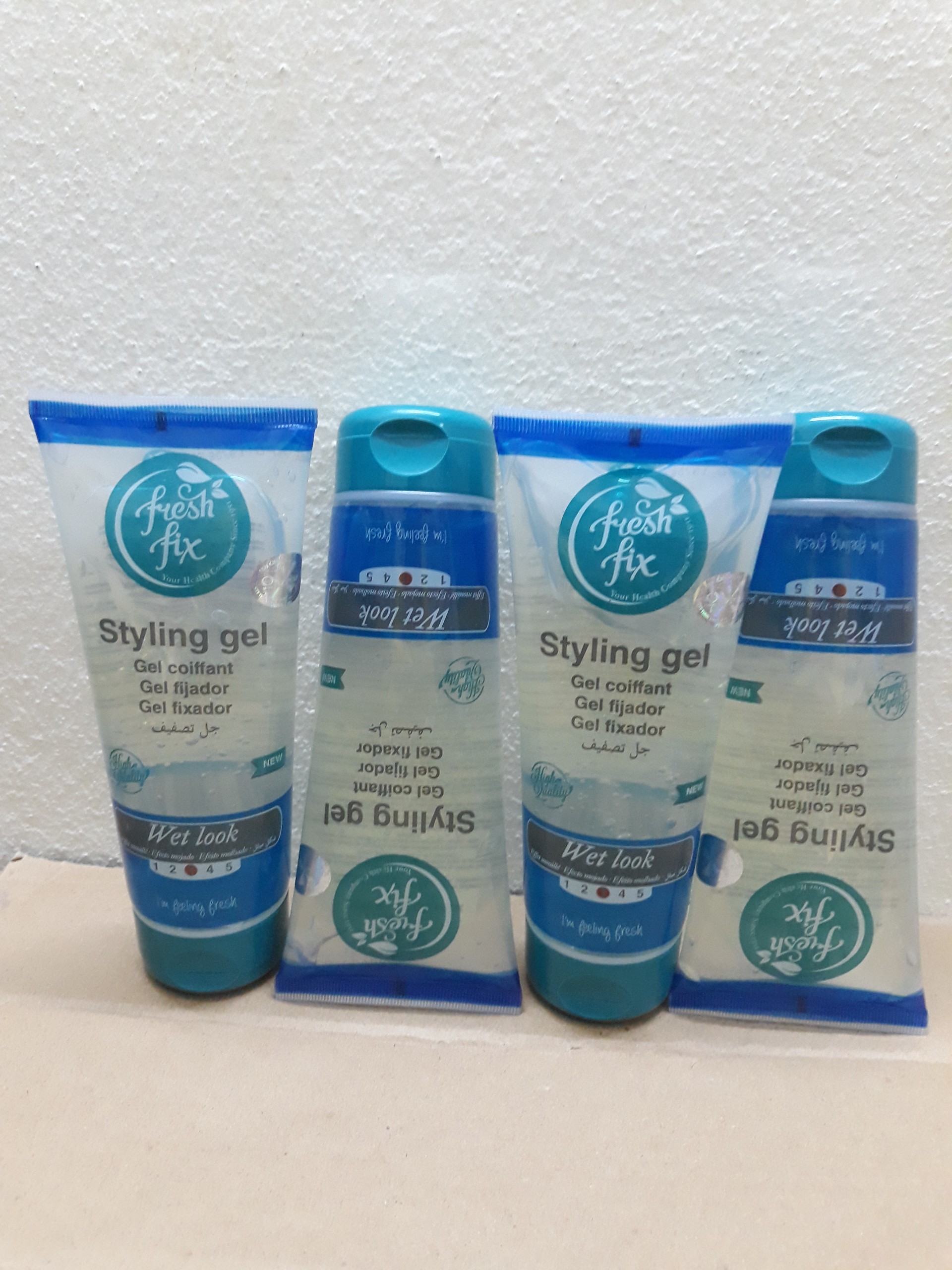 Gel vuốt giữ nếp tóc bóng WET LOOK Fresh Feel - Giúp tạo kiểu tóc, tạo độ bóng - Mang lại cho bạn vẻ ngoài lịch lãm và cuốn hút - Chai 200ml