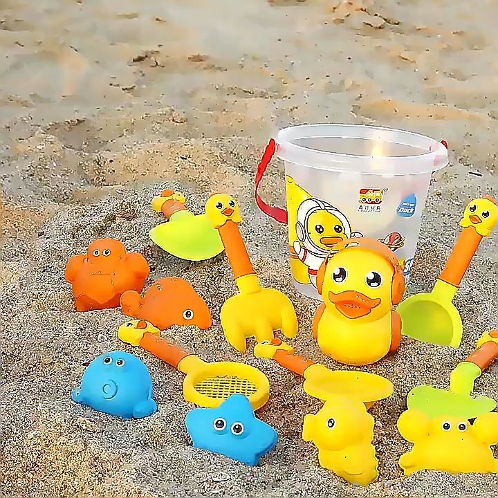 Bộ đồ chơi xúc cát 14 món có xô con vịt cho bé đi chơi biển