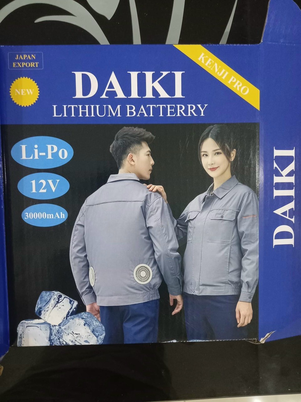 Quạt điều hòa gắn áo DaiKi - Tạo cảm giác thoáng mát ngày hè khi phải ra đướng trong thời tiết nóng bức