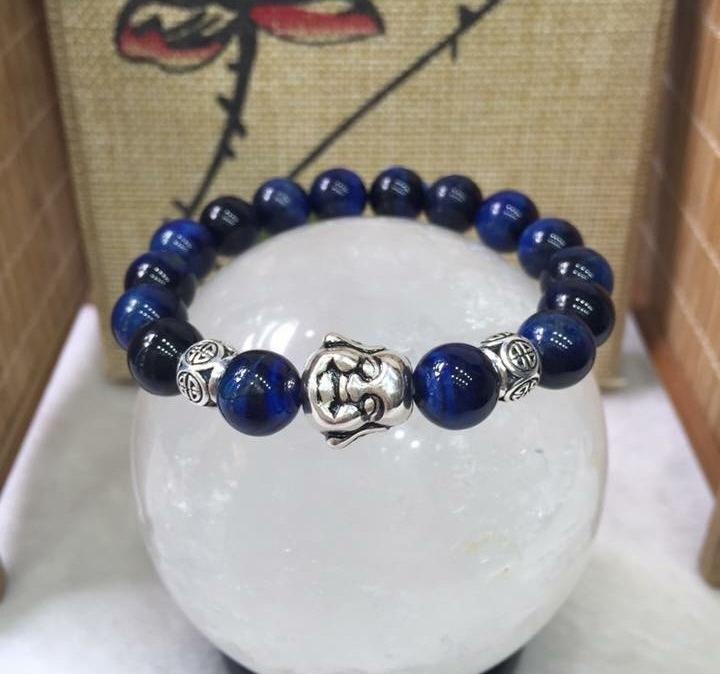 Vòng tay phong thủy đá Mắt Hổ Xanh Lam 10 ly mix Charm Bạc 925