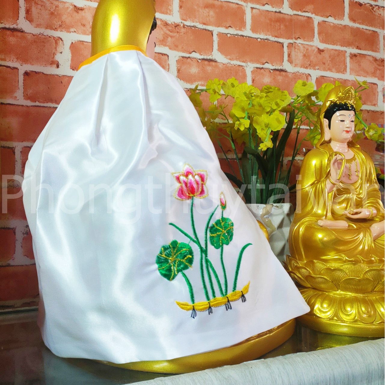 Áo choàng tượng Phật, Thần màu trắng Hoa sen thêu nổi - thờ cúng