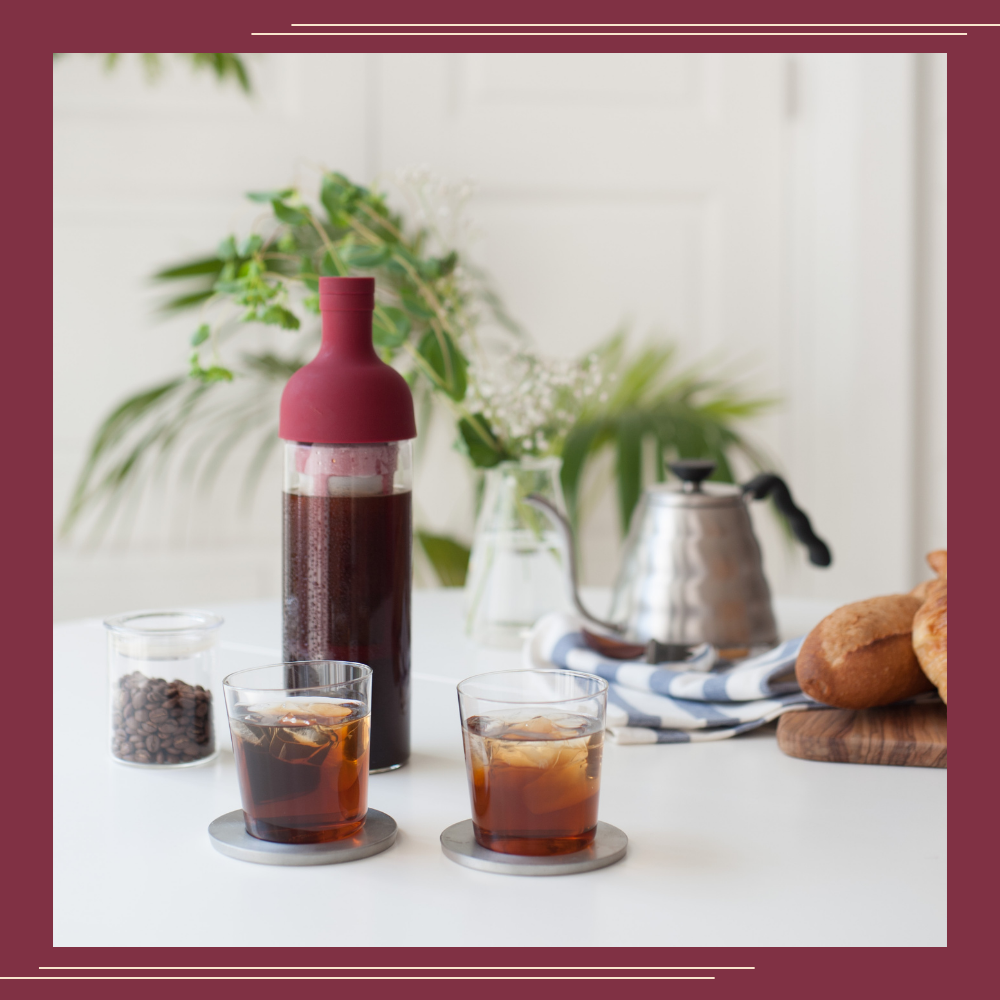 COMBO BÌNH PHA CÀ PHÊ LẠNH HARIO COLD BREW FILTER IN COFFEE BOTTLE CHERRY & CỐI XAY TAY GRURU PRO ĐEN – WINTER BREAK