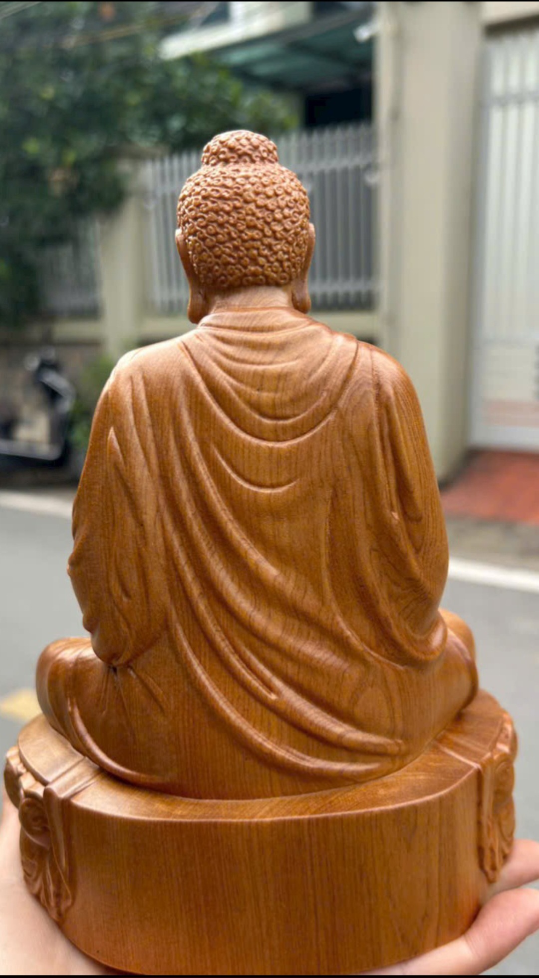 Tượng phật thích ca mẫu ni phật gỗ bách xanh thơm ngọt cao 30x21x14cm