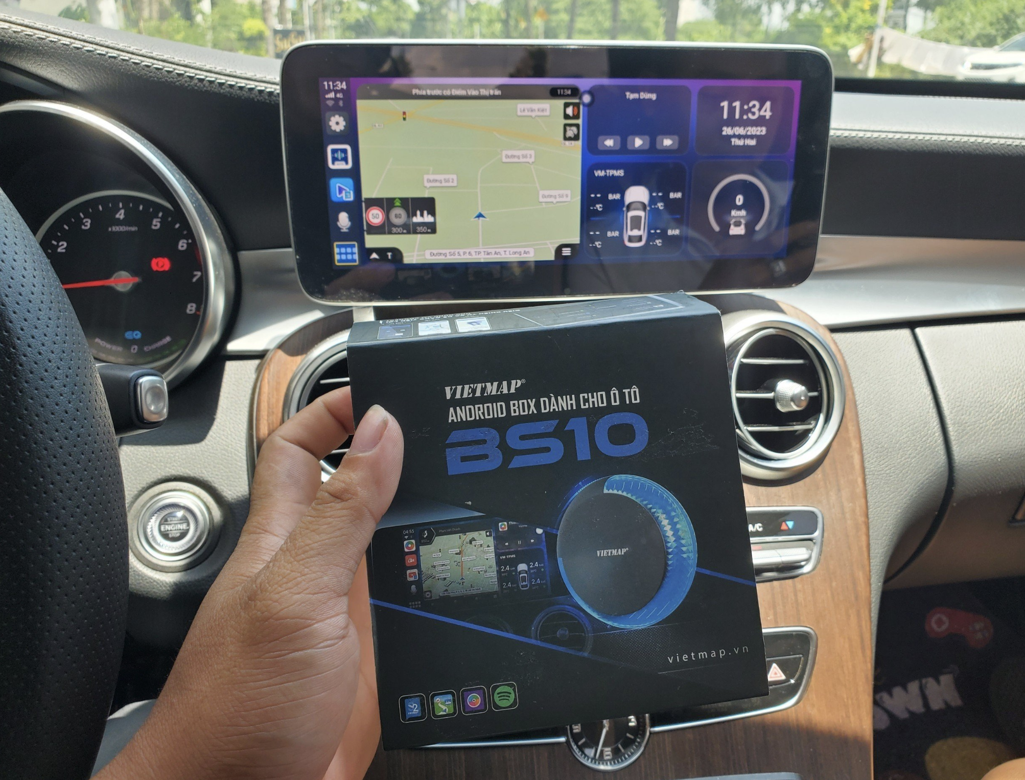 [Nhập Mã TIKISMEV5] Vietmap BS10 Box Android kết nối màn hình xe ô tô - Tặng Vietmap Live 3 năm - CarPlay và Android Auto thế hệ mới - SMEV Phân Phối