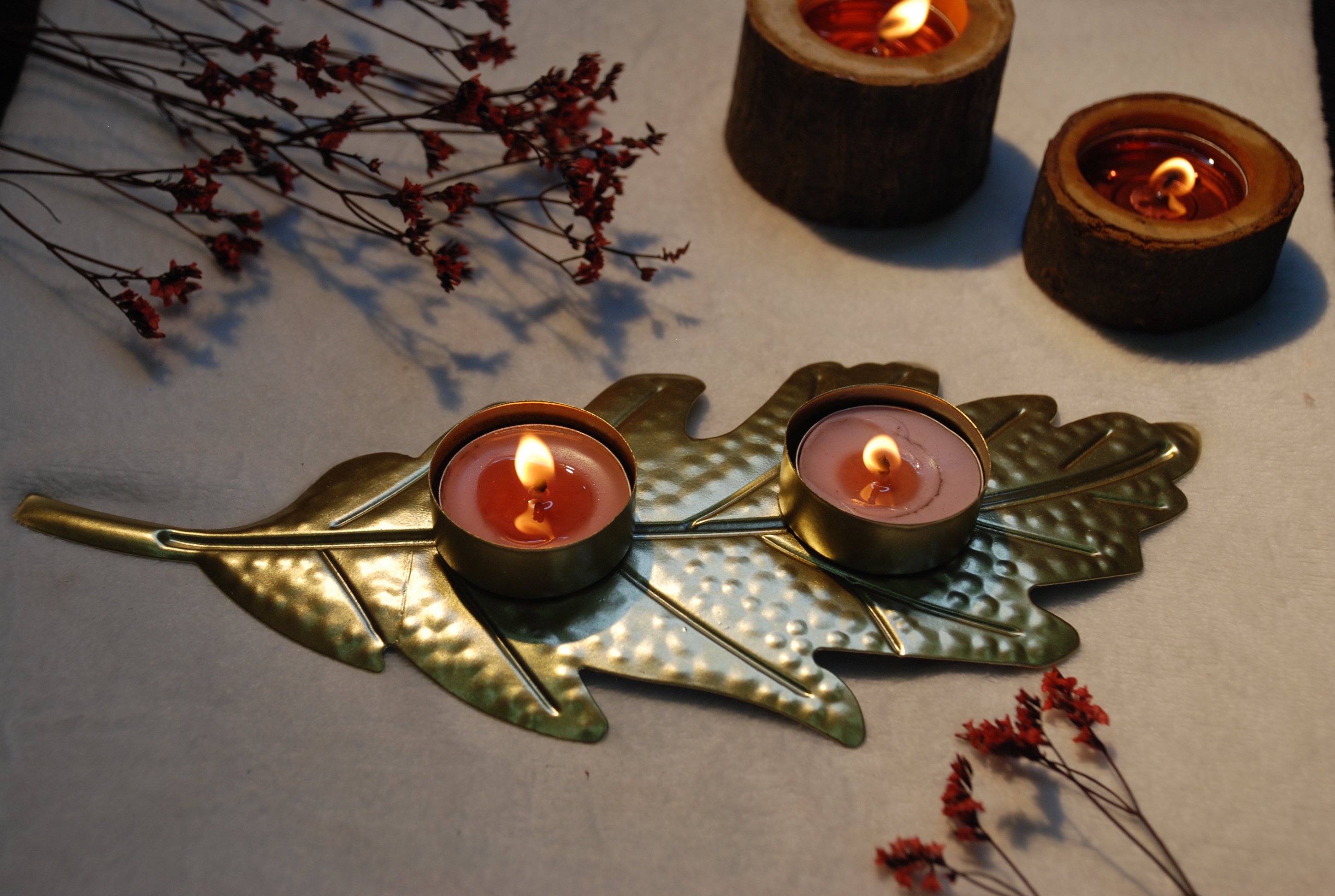 Đế nến 2 Tealight lá vàng