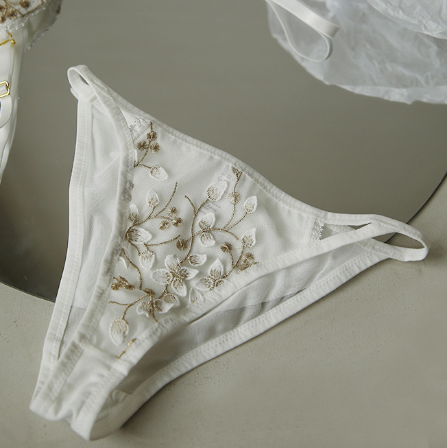 Set Đồ Lót Ren Corset Có Gọng Thêu Hoa Nổi Cao Cấp S484