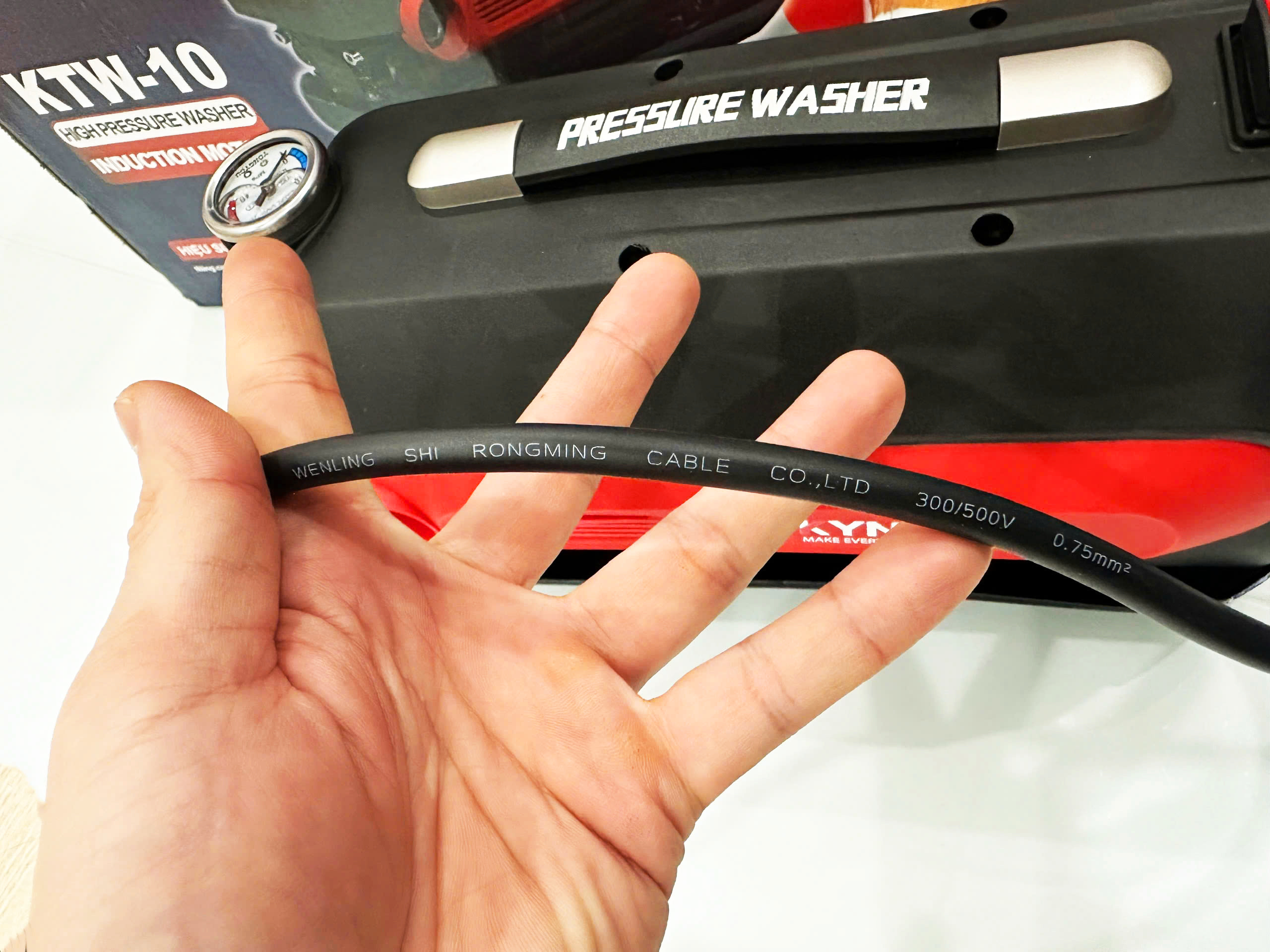 Máy rửa xe áp lực cao nhập khẩu chính hãng Kynko Kyntec KTW - 10 siêu bền