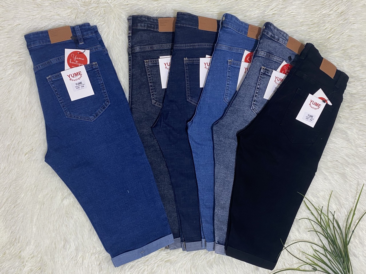 Quần jean ngố 7 tất lật lai có size 26-46. Vải dày và co giãn. YUME JEAN BIGSIZE