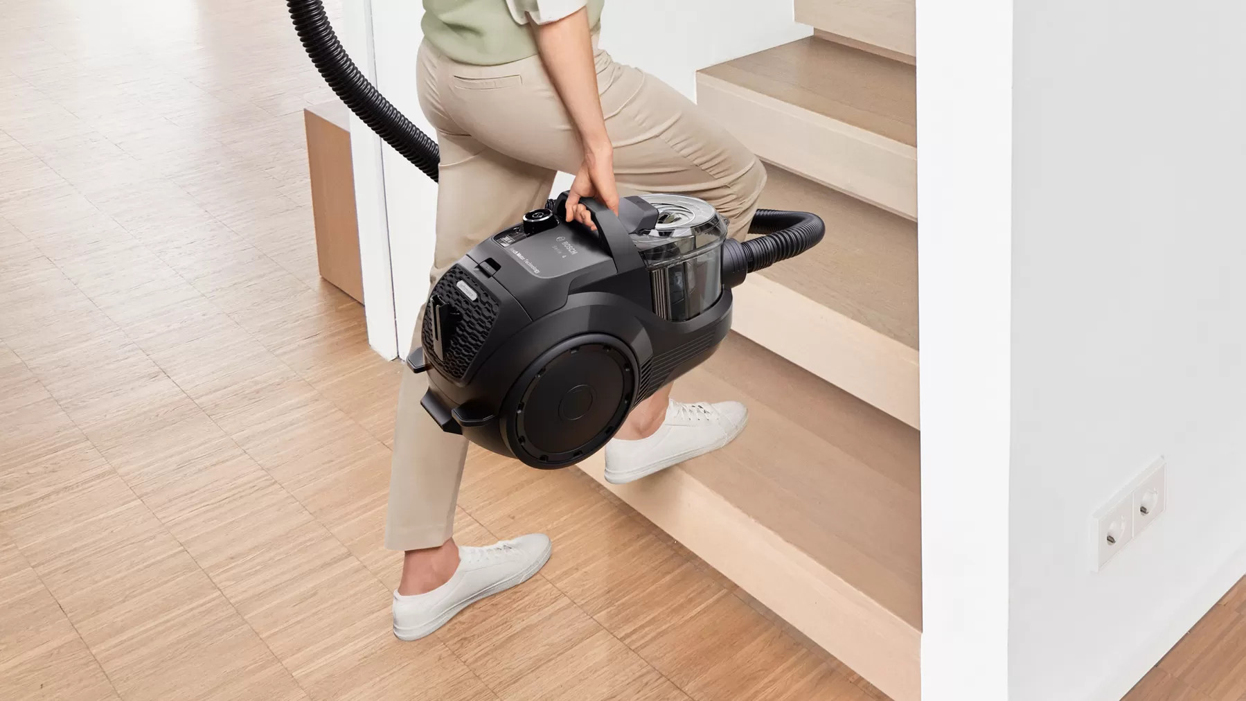 Máy hút bụi có dây Bosch BGS21WX100 - Series 4 2000W - Hàng chính hãng