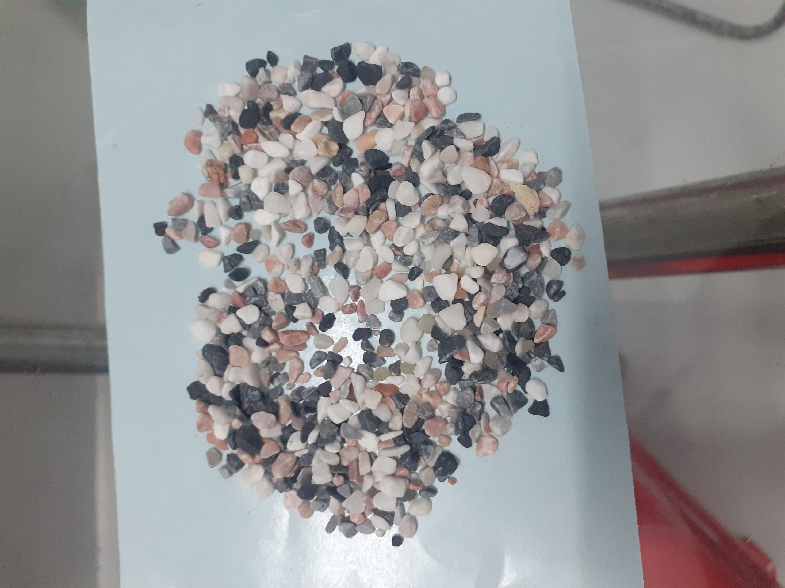 Cát sỏi đủ màu trang trí hồ cá cảnh quan , túi 1 ký