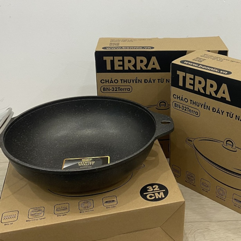 Chảo lẩu vân đá đúc 3 lớp đa năng TERRA Bennix Thái Lan 32cm vung kính